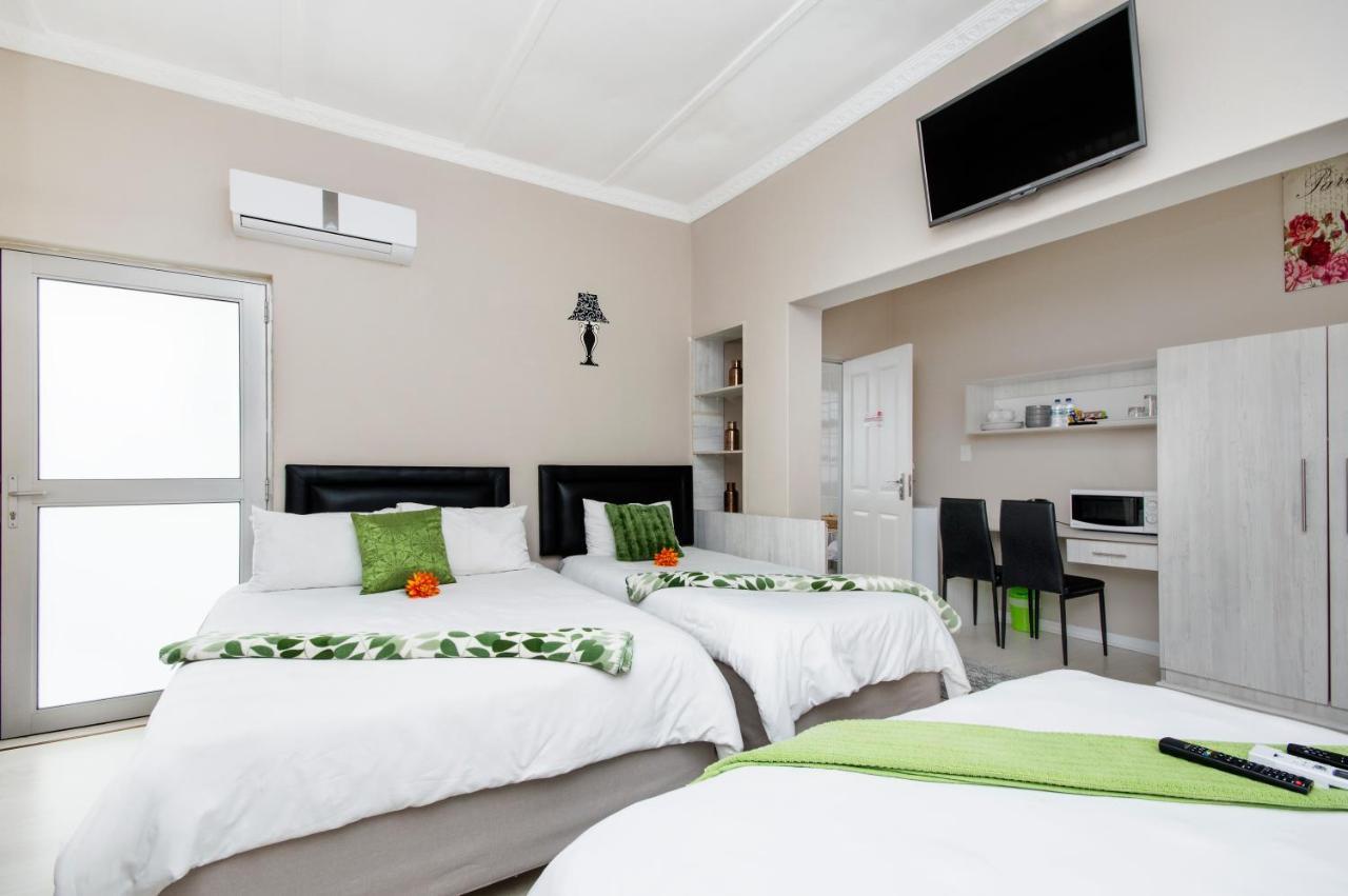 Newtondale Self Catering Hotell Port Elizabeth Exteriör bild